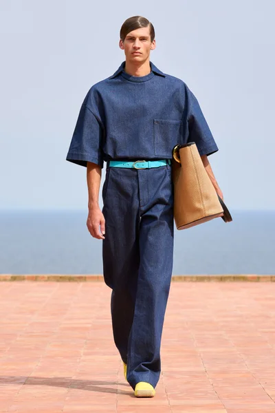 Look 28